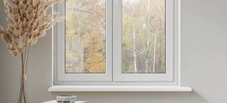 Vinyl Window Stool in Palm River-Clair Mel, FL